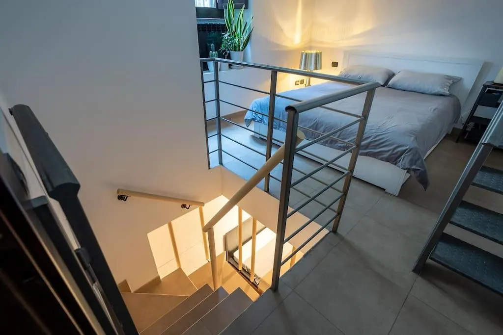 Life Is Beautiful Design Loft Navigli Romolo, Netflix, Wifi, Ac And Street Parking Apartment Milan 0*,  Italy