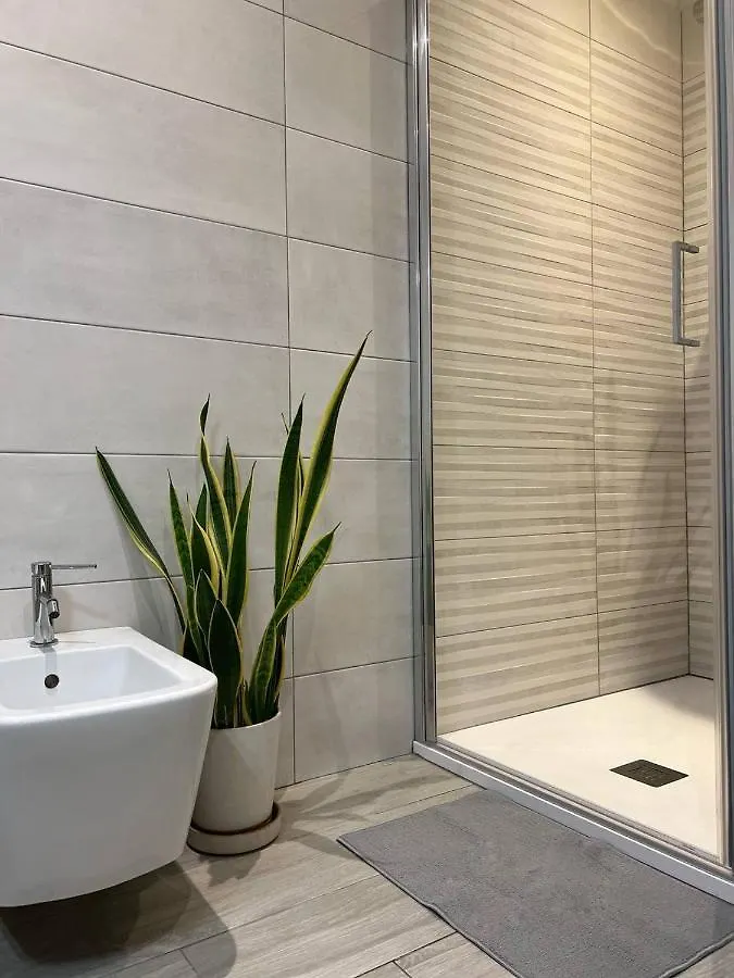 Life Is Beautiful Design Loft Navigli Romolo, Netflix, Wifi, Ac And Street Parking Apartment Milan