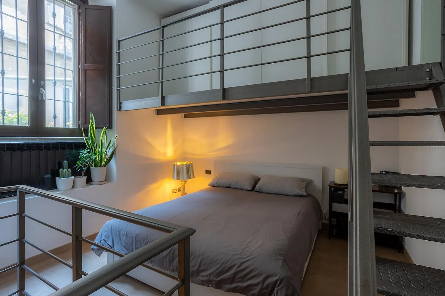 Life Is Beautiful Design Loft Navigli Romolo, Netflix, Wifi, Ac And Street Parking Apartment Milan Italy